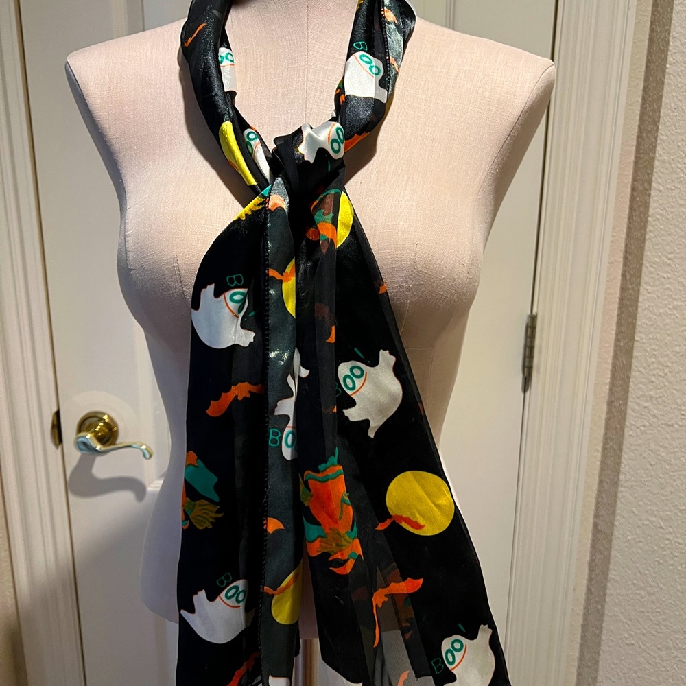 Festive HALLOWEeN Black w/ colors Scarf Ghosts Witches, Bats Full Moon Polyester